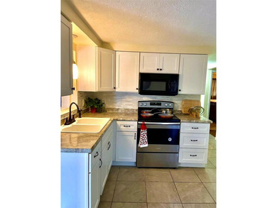 Welcome to 2048 Melody Dr, a charming 2-bedroom, 1-bathroom home - photo 5