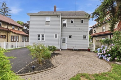 Picture-perfect Colonial in the highly sought-after Browncroft - photo 28
