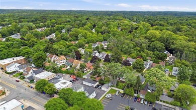 Picture-perfect Colonial in the highly sought-after Browncroft - photo 41