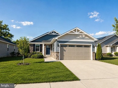 Enjoy easy living in the sought-after Pendleton golf course - photo 2