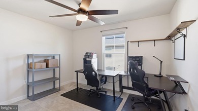 Enjoy easy living in the sought-after Pendleton golf course - photo 10
