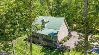 Beautifully maintained MOVE-IN READY Lake Anna water-access - photo 3