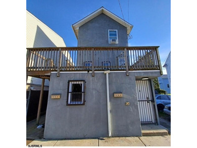 This duplex is a turn key money maker! 4 bd room 2 full baths - photo 1