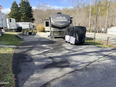 (private lake, pond, creek) Lot Sale Pending in Gatlinburg Tennessee