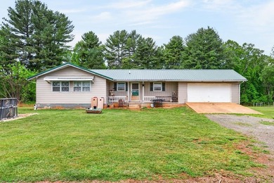 Enjoy the perfect blend of country living and outdoor adventure - photo 1