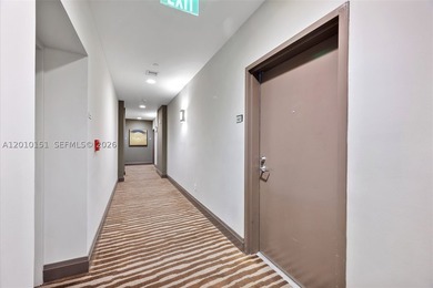 Spacious residence featuring stunning, unobstructed sunset and - photo 2