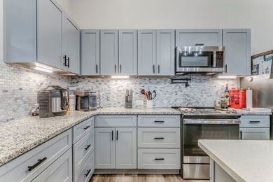 HIGHLY MOTIVATED SELLERS! Welcome to this stunning modern - photo 22