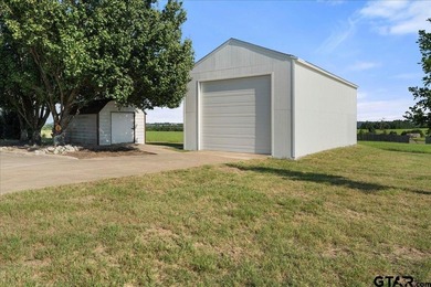 This gorgeous, newly and fully remodeled 4BR/4.5BA home, is - photo 3