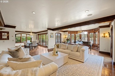 RESORT LIVING ON LAKE OSWEGO'S WATERFRONTBest value on the main - photo 8
