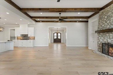 This gorgeous, newly and fully remodeled 4BR/4.5BA home, is - photo 10