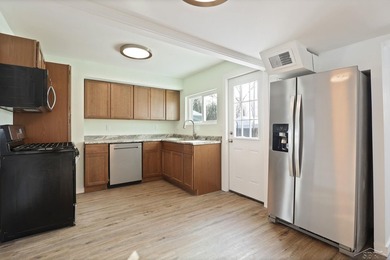 Back on the market! The previous buyers got cold feet, which - photo 5