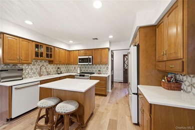 Rustic Acres Gem! Welcome To This Sprawling 3-Bedroom, 2.5-Bath - photo 5