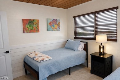 Whether you're searching for a waterfront investment opportunity - photo 15