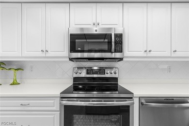 TOP FLOOR. END UNIT. SOUTHERN EXPOSURE. RIVER VIEWS