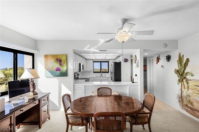 TOP FLOOR. END UNIT. SOUTHERN EXPOSURE. RIVER VIEWS