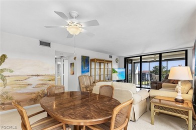 TOP FLOOR. END UNIT. SOUTHERN EXPOSURE. RIVER VIEWS