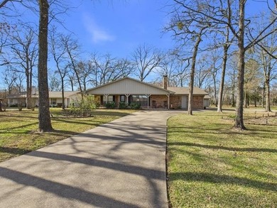 Cedar Creek Lake Home For Sale in Enchanted Oaks Texas