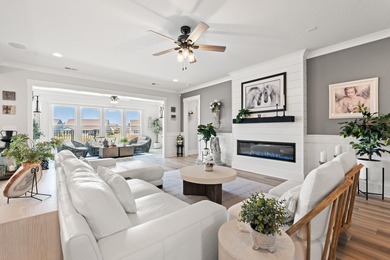 This stunning Dunwoody home is loaded with designer upgrades and - photo 4