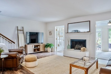 Welcome to your dream home nestled amidst breathtaking golf - photo 1