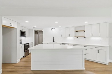 Welcome to the one-of-a-kind Dolly Bay condo. This unique - photo 2