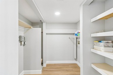 Welcome to the one-of-a-kind Dolly Bay condo. This unique - photo 5