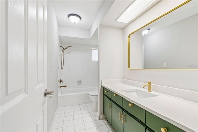 Welcome to the one-of-a-kind Dolly Bay condo. This unique - photo 10