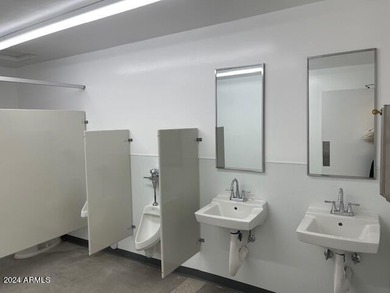 Located on one Fountain Hills main buisness roasds. Only thirthy - photo 12