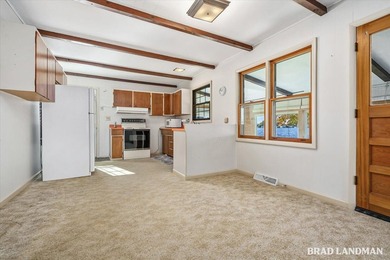 Lovingly cared for Gun Lake cottage on Robbins Bay, offering - photo 6
