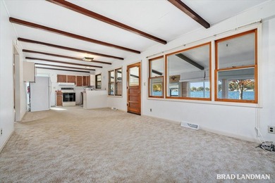 Lovingly cared for Gun Lake cottage on Robbins Bay, offering - photo 8