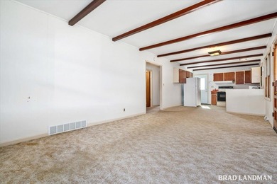 Lovingly cared for Gun Lake cottage on Robbins Bay, offering - photo 9