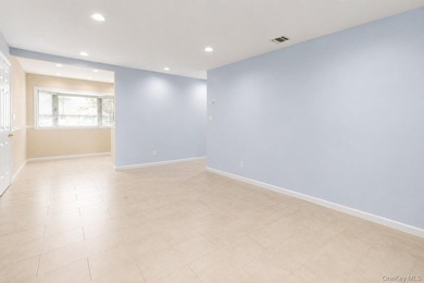 Welcome to 40 Southridge Drive, Glen Cove, NY, a cozy, bright - photo 4