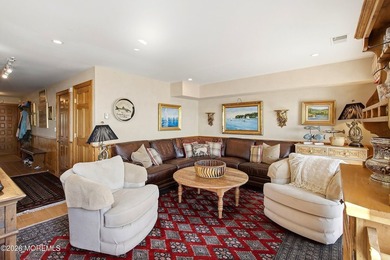 Exceptional waterfront end-unit townhouse in the highly - photo 11