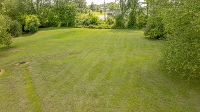 Welcome to this beautifully maintained 3-bedroom, 2-bath - photo 13