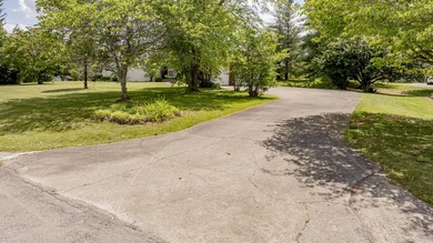 Welcome to this beautifully maintained 3-bedroom, 2-bath - photo 20