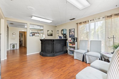 Very nice standalone commercial building near downtown Medford