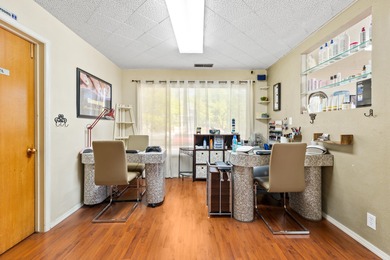 Very nice standalone commercial building near downtown Medford