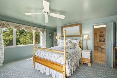 Exceptional waterfront end-unit townhouse in the highly - photo 27