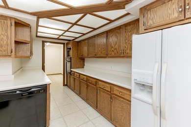 Welcome to this beautifully maintained 3-bedroom, 2-bath - photo 30