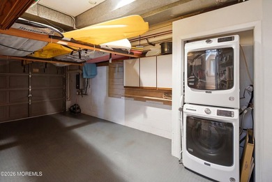 Exceptional waterfront end-unit townhouse in the highly - photo 33