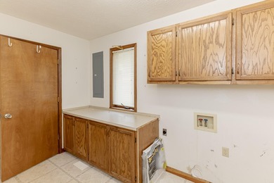 Welcome to this beautifully maintained 3-bedroom, 2-bath - photo 34