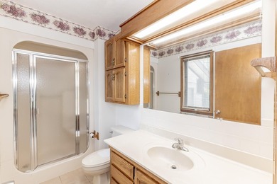 Welcome to this beautifully maintained 3-bedroom, 2-bath - photo 42