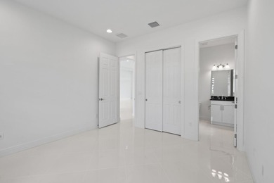 Better than new! 4 BR 4.5 BA with den, bonus room and 3 CG. This - photo 42