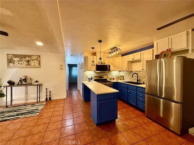 Welcome to this beautifully updated 2-bedroom, 1-bath - photo 3