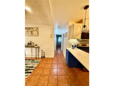 Welcome to this beautifully updated 2-bedroom, 1-bath - photo 6