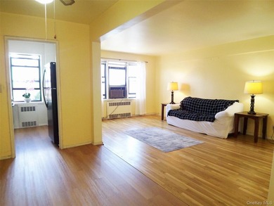 Imagine waking up to sunshine pouring into your living room - photo 9