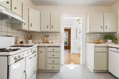 Welcome to 538 Weldon Avenue. This captivating 3-bedroom, 1-bath - photo 11