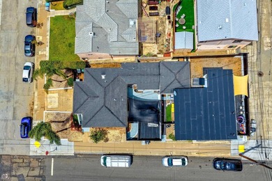 Excellent opportunity for an investor or owner-occupant to - photo 3