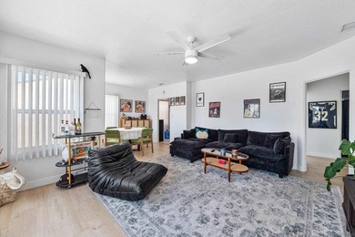 Excellent opportunity for an investor or owner-occupant to - photo 4