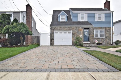 100% available. Welcome to this modern suburban home with 4 - photo 2