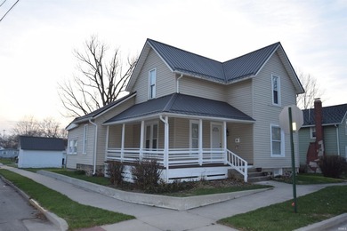 Recently remolded 3 bedroom, 1 bath home just 1 block from - photo 1